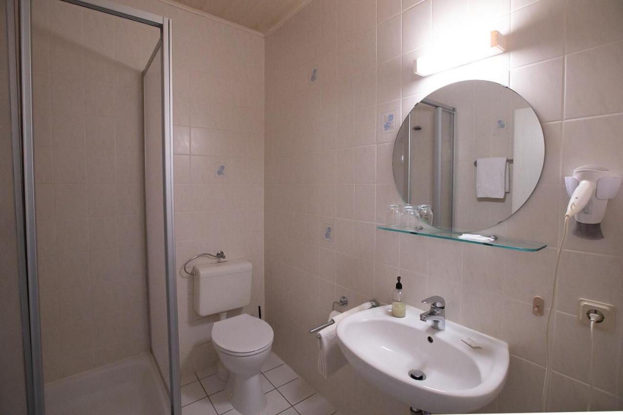 Hotel Dolgesheim Экстерьер фото