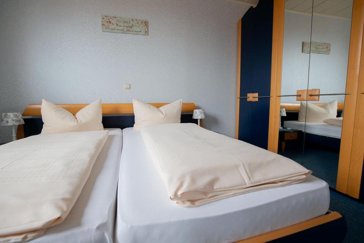Hotel Dolgesheim Экстерьер фото