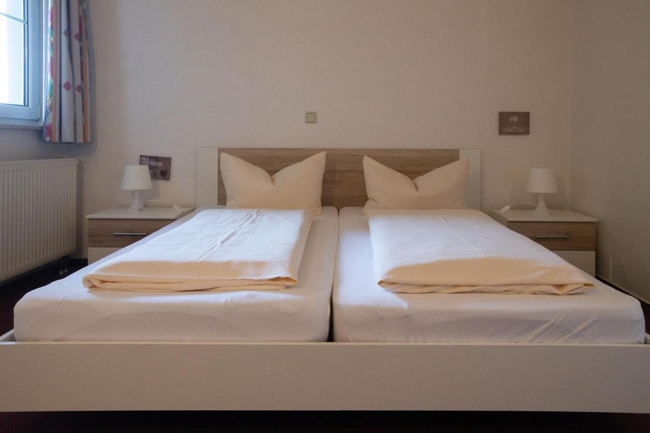 Hotel Dolgesheim Экстерьер фото