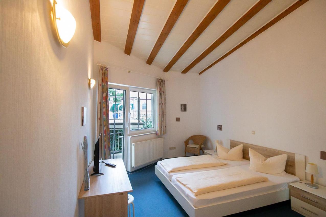 Hotel Dolgesheim Экстерьер фото